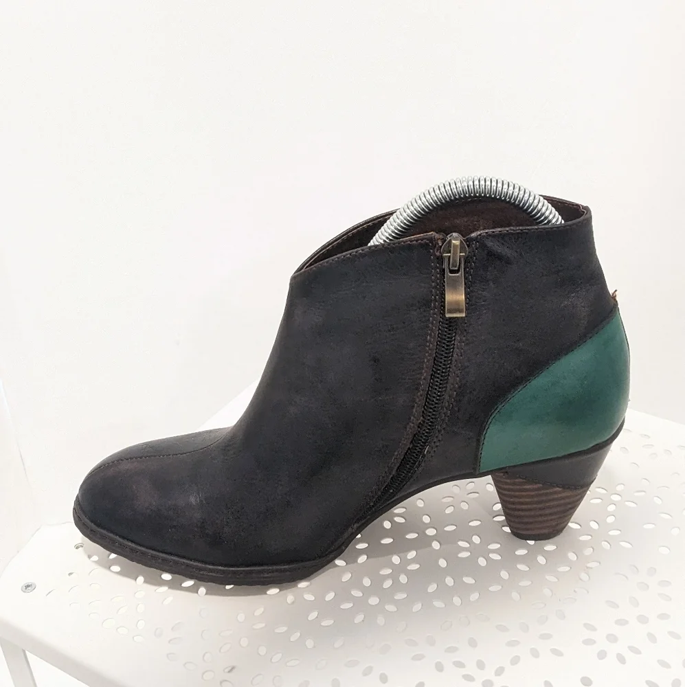 L ' artiste Rhapsody leather boots